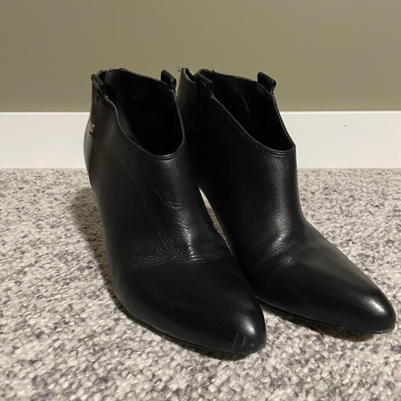 Ivanka Trump Black heels - Picture 2 of 6